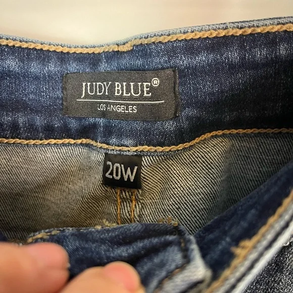 Judy Blue boyfriend fit distressed blue Jeans size 20W stretch comfort casual - Picture 6 of 6
